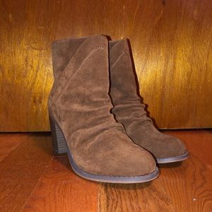 Universal Thread Boots